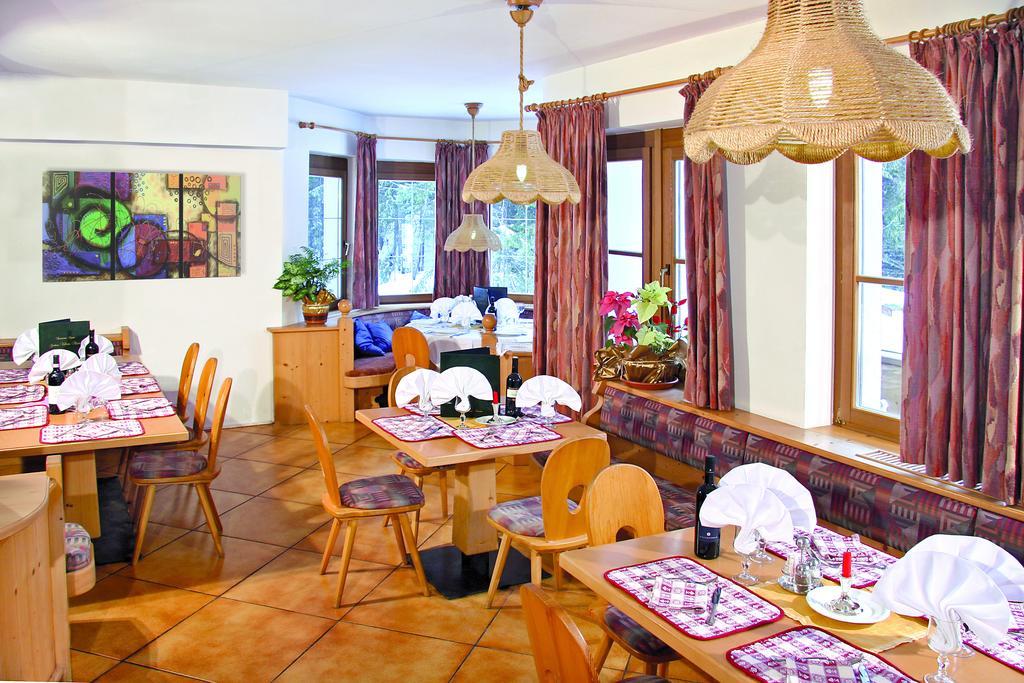 Hotel Villetta Maria Cottage Canazei Exterior foto